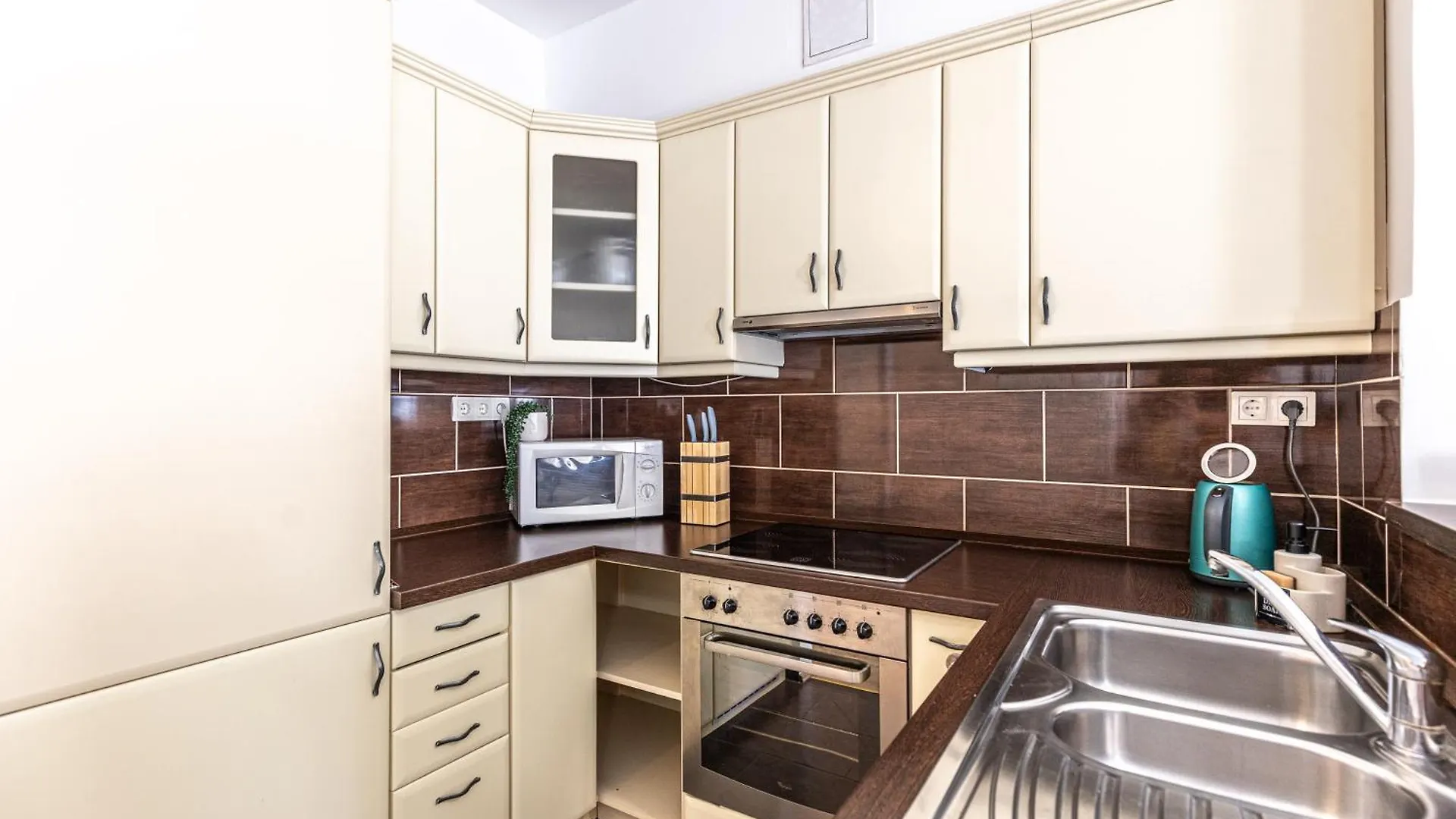 Gozsdu White Raven Residence 504 With Free Underground Parking Budapest 0*,