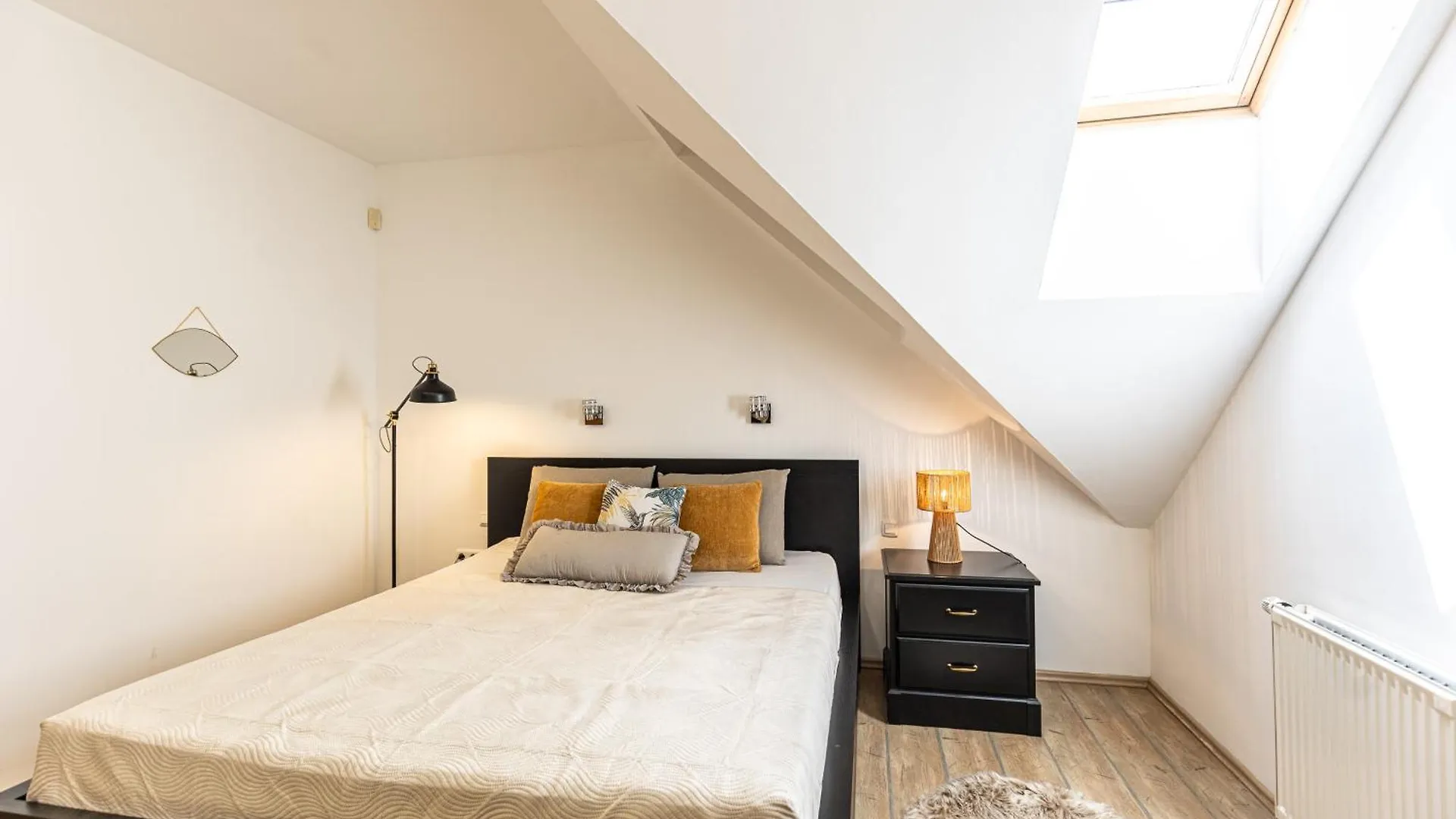Gozsdu White Raven Residence 504 With Free Underground Parking Budapest Apartment